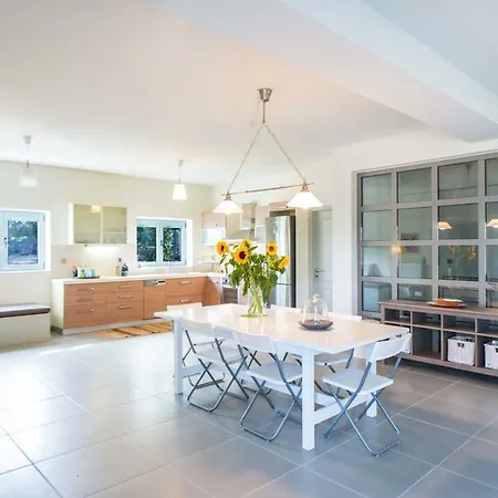 别墅 Serenis Porovitsa