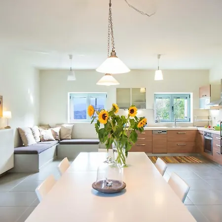 Serenis Villa Porovitsa